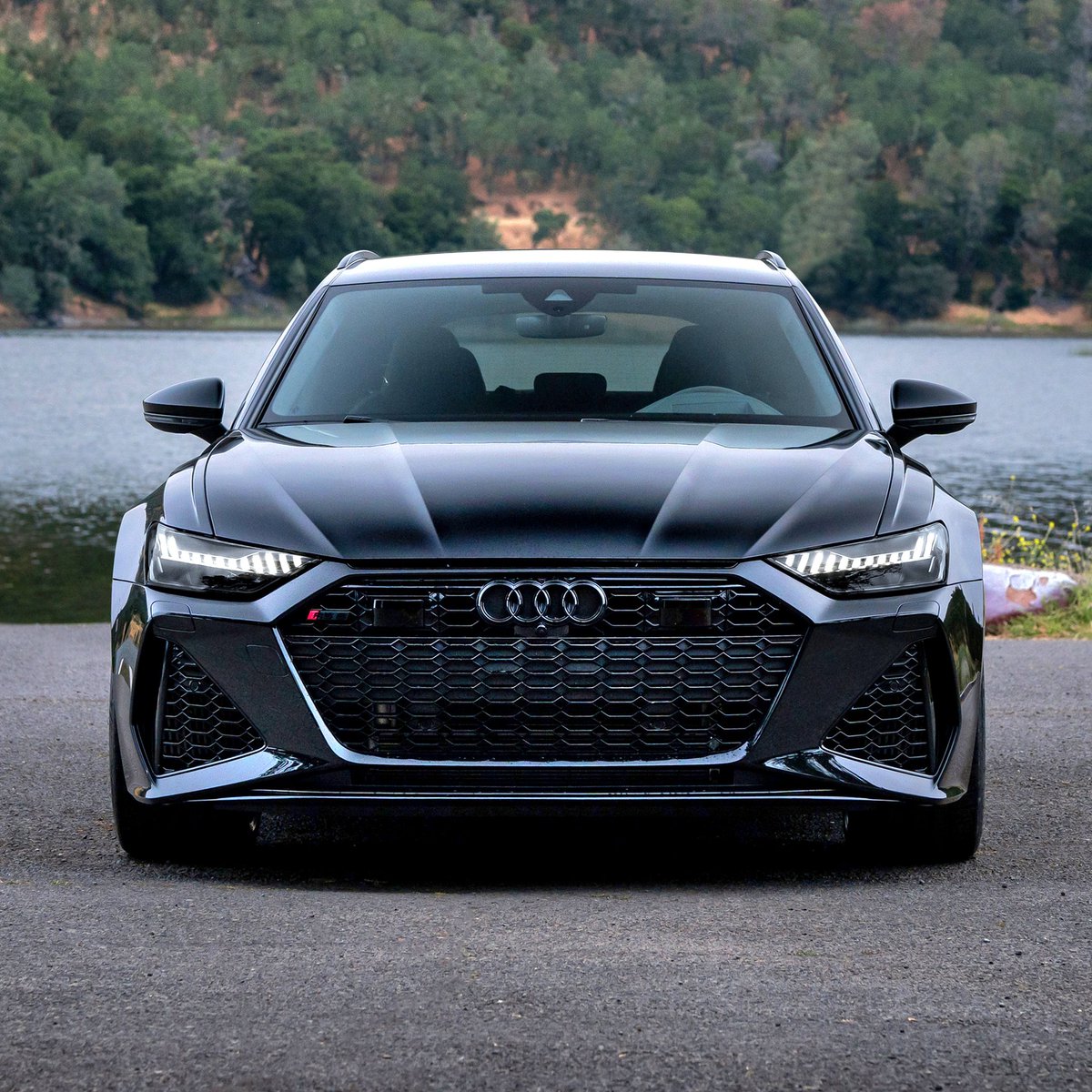 Team RS 5 or team RS 6?
Comment with 💚 or 🖤.

#PerformanceIsAnAttitude