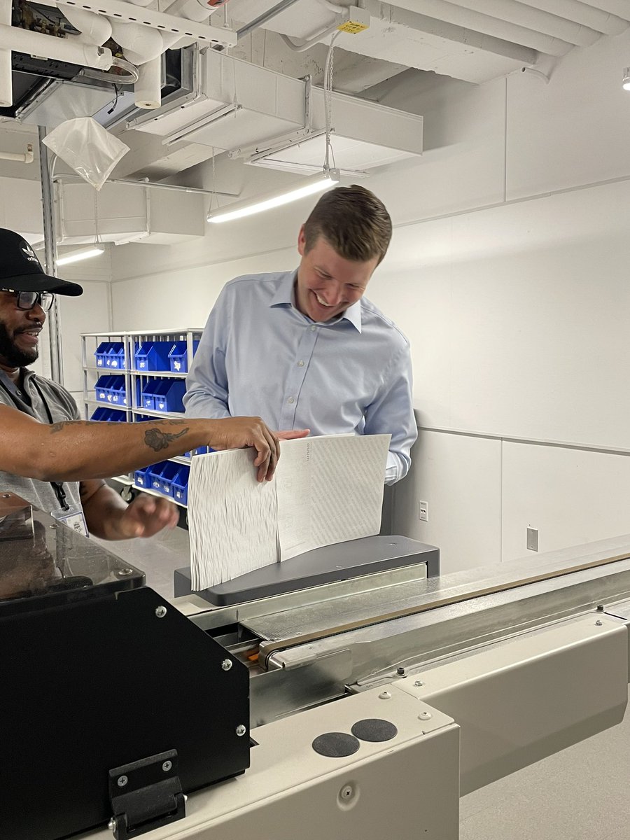 CTComptroller's tweet photo. Today our office is mailing 44,047 Renters’ Rebate checks to elderly and disabled Connecticut seniors.
So for this month’s #CompTime, I shadowed the Team Comptroller employees in our central accounts payable division and print shop who make today’s mailing happen! https://t.co/XoRiXj936Q