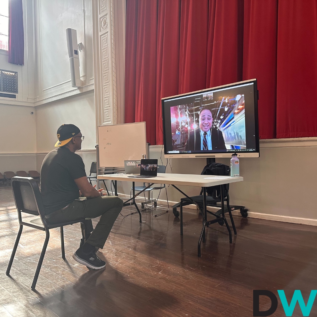 Last Friday, DreamWakers connected DCPS educators with #DreamSpeaker Julian Sadur in an educator-lead flashchat. We're grateful to DCPS for inviting us to participate and introduce our flashchats to new educators across the district.🤩❤️