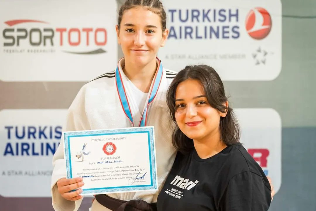 GSB_Kirikkale's tweet photo. 23-24 Ekim 2023 tarihleri arasında Türkiye Judo Federasyonu tarafından Ankara'da düzenlenen İşitme Engelliler Büyükler Türkiye Judo Şampiyonası'na ilimizi temsilen katılan sporcumuz Ayşe Beril Boyacı, 52 Kg'da 3️⃣. olmuştur. https://t.co/VfHzNnt4rM