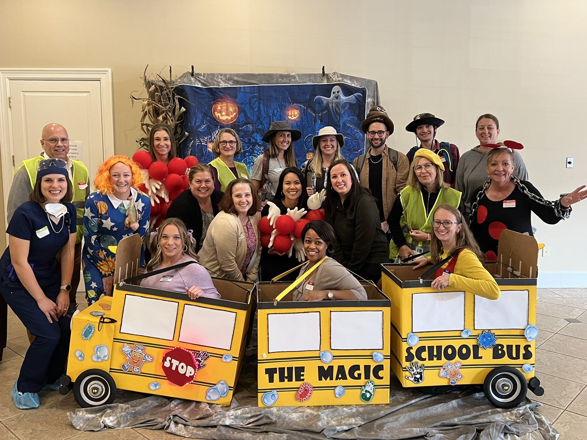 The <a href="/CorewellHealth/">Corewell Health</a> #infectionprevention team showed up in full force today @ the <a href="/APICGreatLakes/">APIC Great Lakes</a> Fall Education Conference 

GREAT costumes!