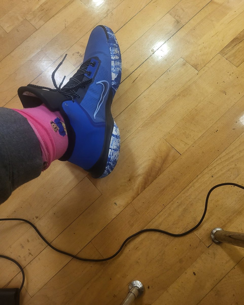 My students ask'why pink socks'...I tell em Oct 24 makes 19 years CANCERFREE #RINGTHEBELL #CANCERSUCKS
