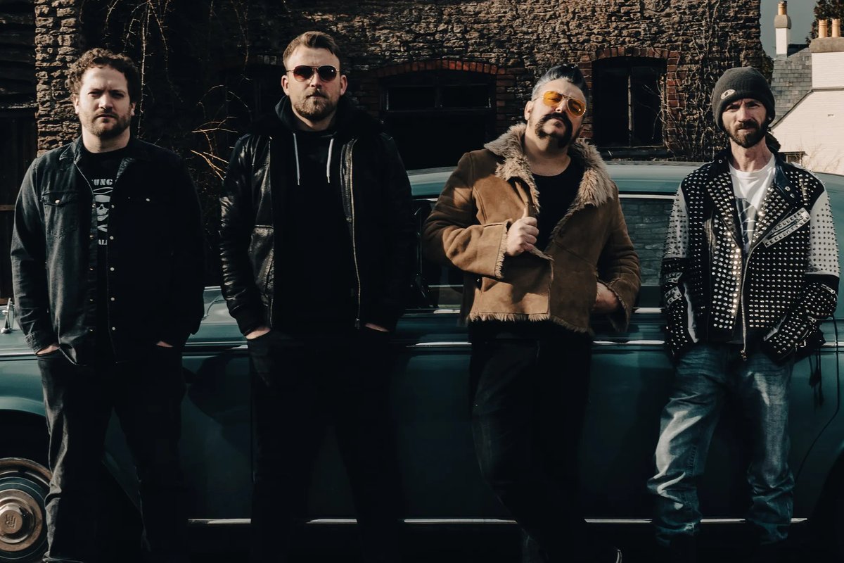 #news: <a href="/ShopFrontHeroes/">Shop Front Heroes</a> Unveil Emotional New Release 'Caer Bryn'.

iguitar.info/2023/10/24/sho…