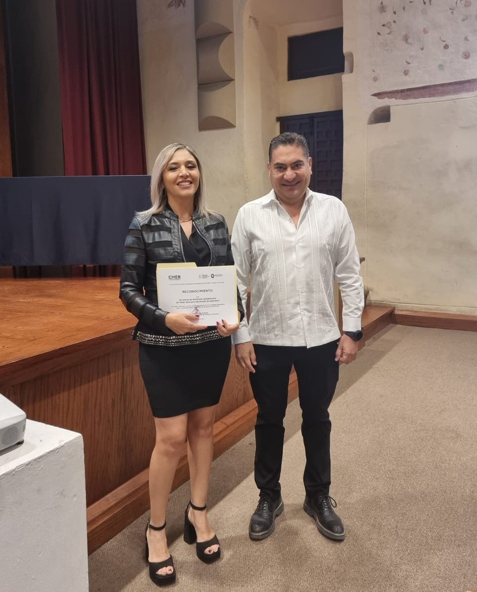 Con la finalidad de dar a conocer el procedimiento de presentación de la Agenda Regulatoria del Poder Ejecutivo y sus Entidades Paraestatales, la Comisión de Mejora Regulatoria del Estado de Querétaro impartió una capacitación a la Administración Pública Estatal.
#Contigo.