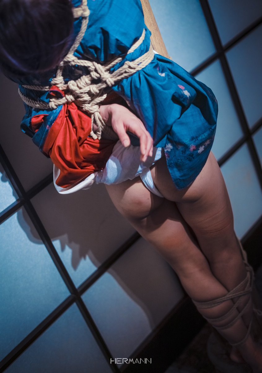 Hermann____X's tweet photo. 《Reflection of a desirable Scene》
M：@Sylvia_shibari 
P：@IceyxJ1 
#rope #shibari #绳缚 https://t.co/ExuSQZRJlI