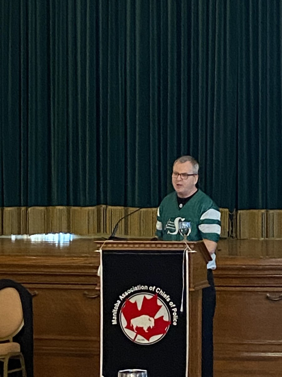 SACP President Chief Lowen represents @SKPoliceChiefs at the @ManitobaPolice fall conference in Winnipeg in a room full of @Wpg_BlueBombers fans. #goridersgo    Playoffs? What playoffs?@SaskatoonPolice @reginapolice @Estevan_Police @WeyburnPolice @MJPolice @PAPOLICEca
