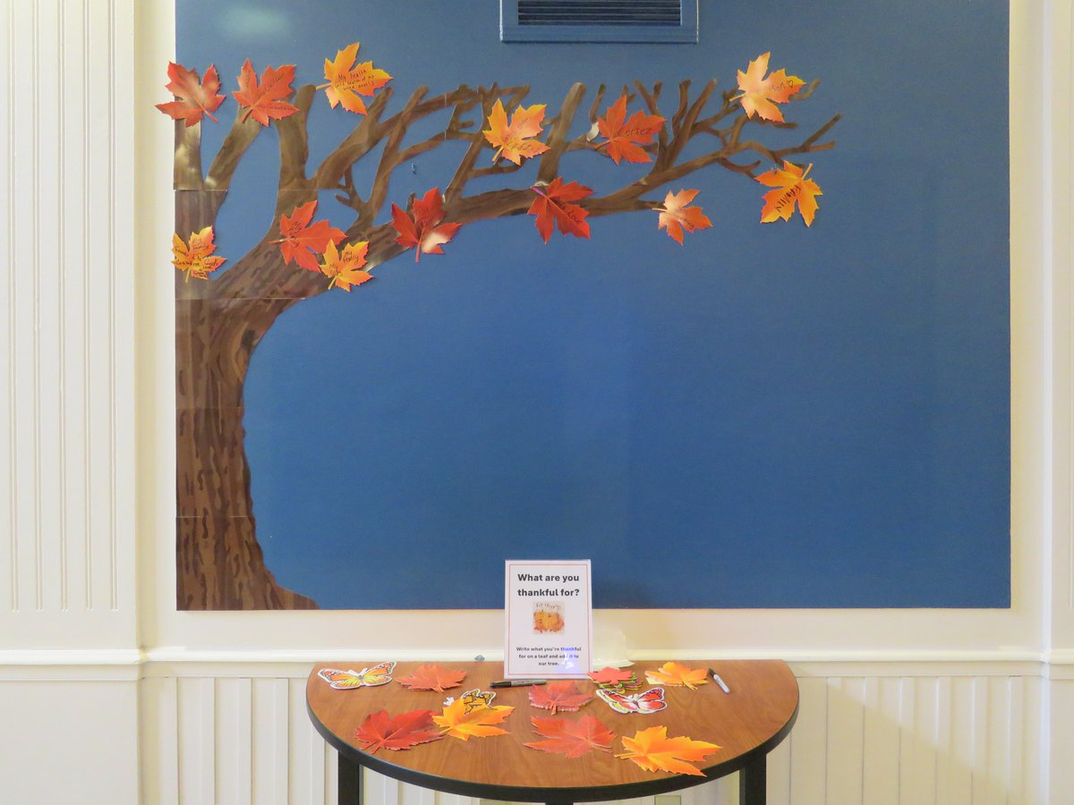 SLU_Online's tweet photo. Let the Fall Season Begin! SPS Faculty and Staff are creating our very own "Thankful Tree" to express what we are thankful for! 🍁🍂 

So tell us, What are you thankful for? https://t.co/Sl2BUEKS7F