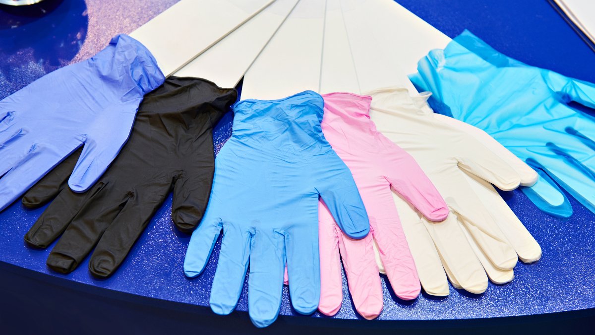 Earth911's tweet photo. Nitrile, vinyl, & latex #gloves are essential in #healthcare, but they're not #biodegradable & can last for decades in #landfills. So how can we #recycle them to help support a #circulareconomy? #Recycling #Howtorecycle #Medicalwaste
https://t.co/v8ptvhWRLf https://t.co/QU2SBSzae7