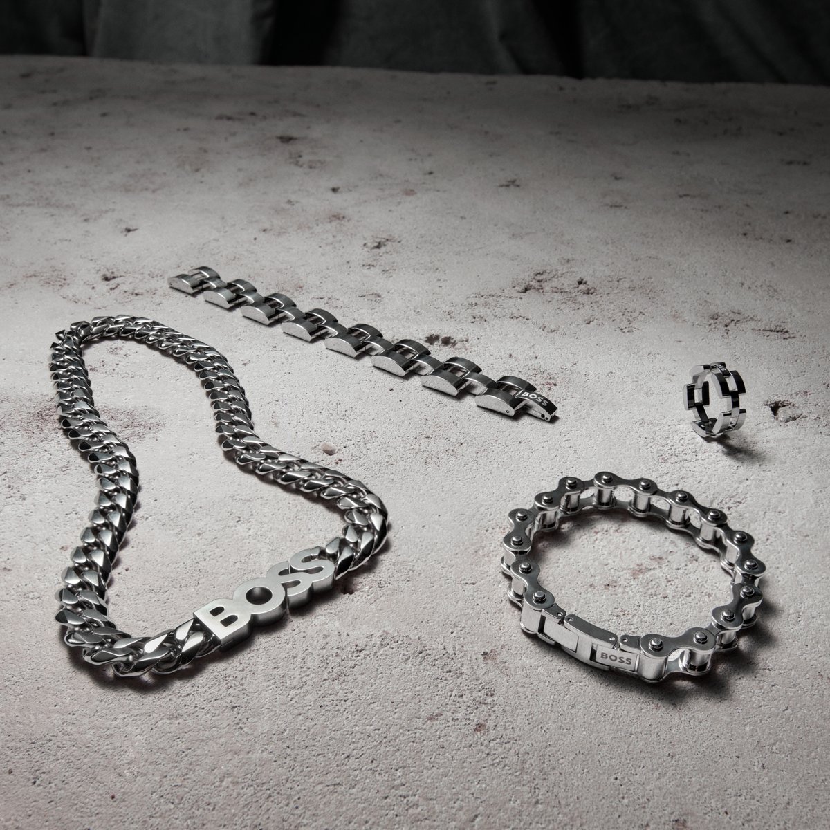 The BOSS men’s collection comprises bracelets crafted from leather, metal, as well as ID tags and bracelets in contrasting finishes 🌟 ow.ly/XbNa50PGoo0