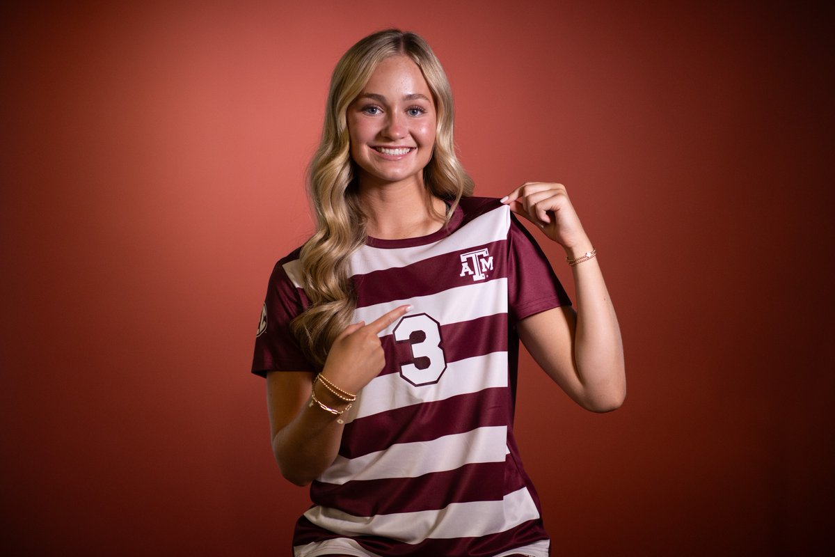 AggieSoccer's tweet photo. New Aggie On The Block:

𝐁𝐞𝐥𝐥𝐚 𝐉𝐚𝐦𝐞𝐬
↪️ @bellajamesFCD 

⚽️ Freshman | Defender
🏡 Frisco, Texas
📝 https://t.co/M4xkZGR2zx

#GigEm | 👍 https://t.co/4YmgNZr74c