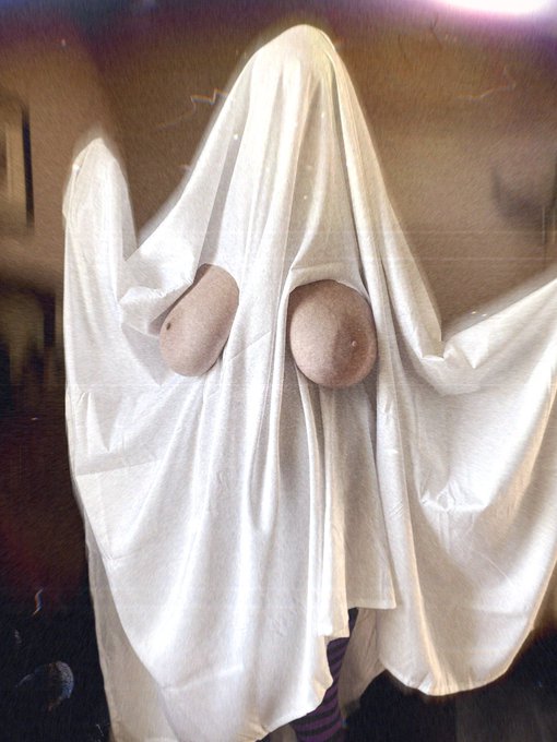 BOOObies!  👻  (btw, could you recognize me by just my boobs???) https://t.co/4nMB4wziHg<a href="/tag/tittytuesday"class="tags"><span>#tittytuesday</span></a>