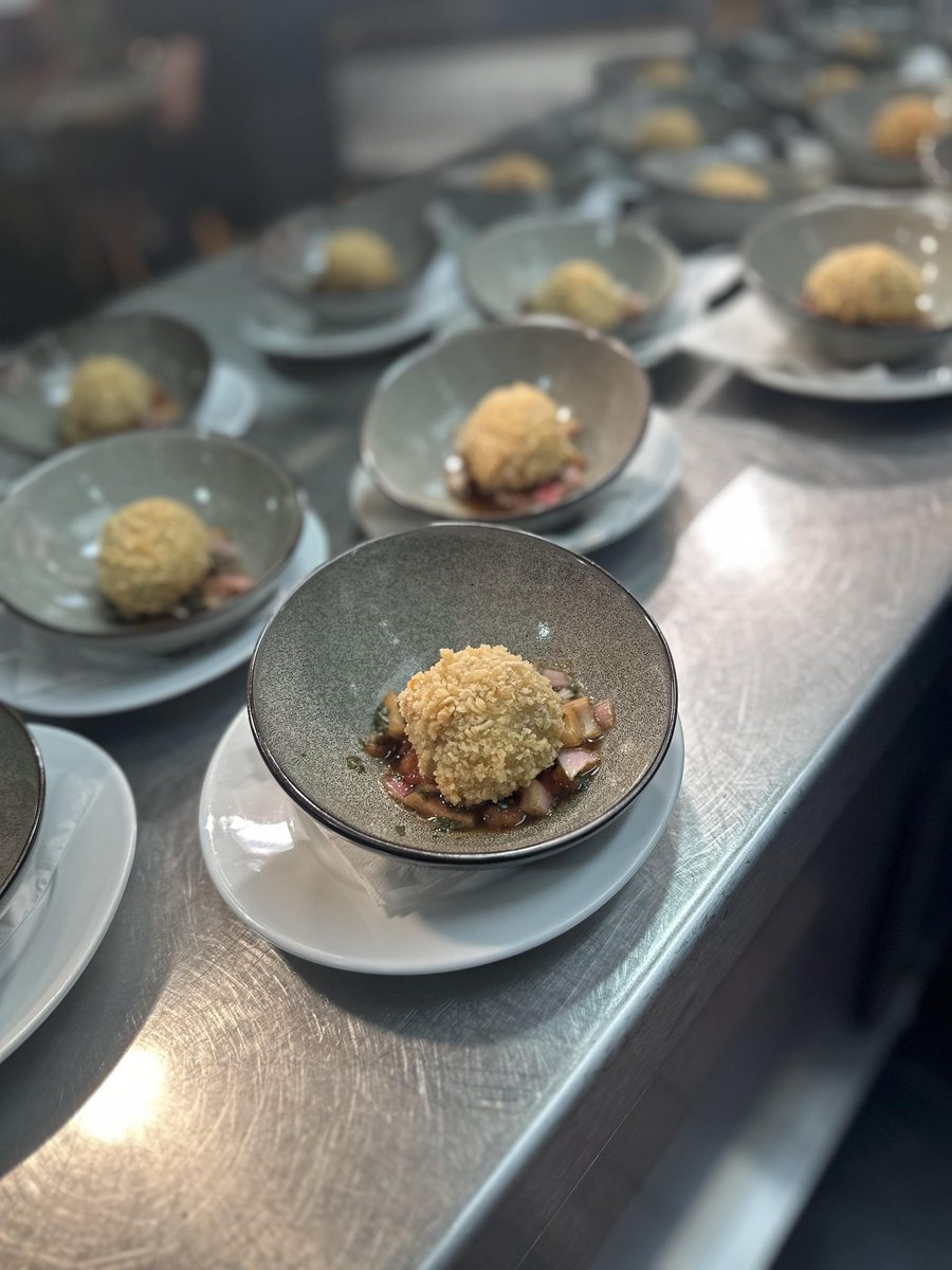 the_openkitchen's tweet photo. A big thankyou to Richard Punchon from The Dog & Partridge, Woodhead for supporting our Level 3 Learners on their Culinary Journey. Here’s some pics from last Thursday evening!
#theopenkitchenbc #barnsleycollege #theopenkitchen #barnsleyisbrill https://t.co/eEitTEqS1w