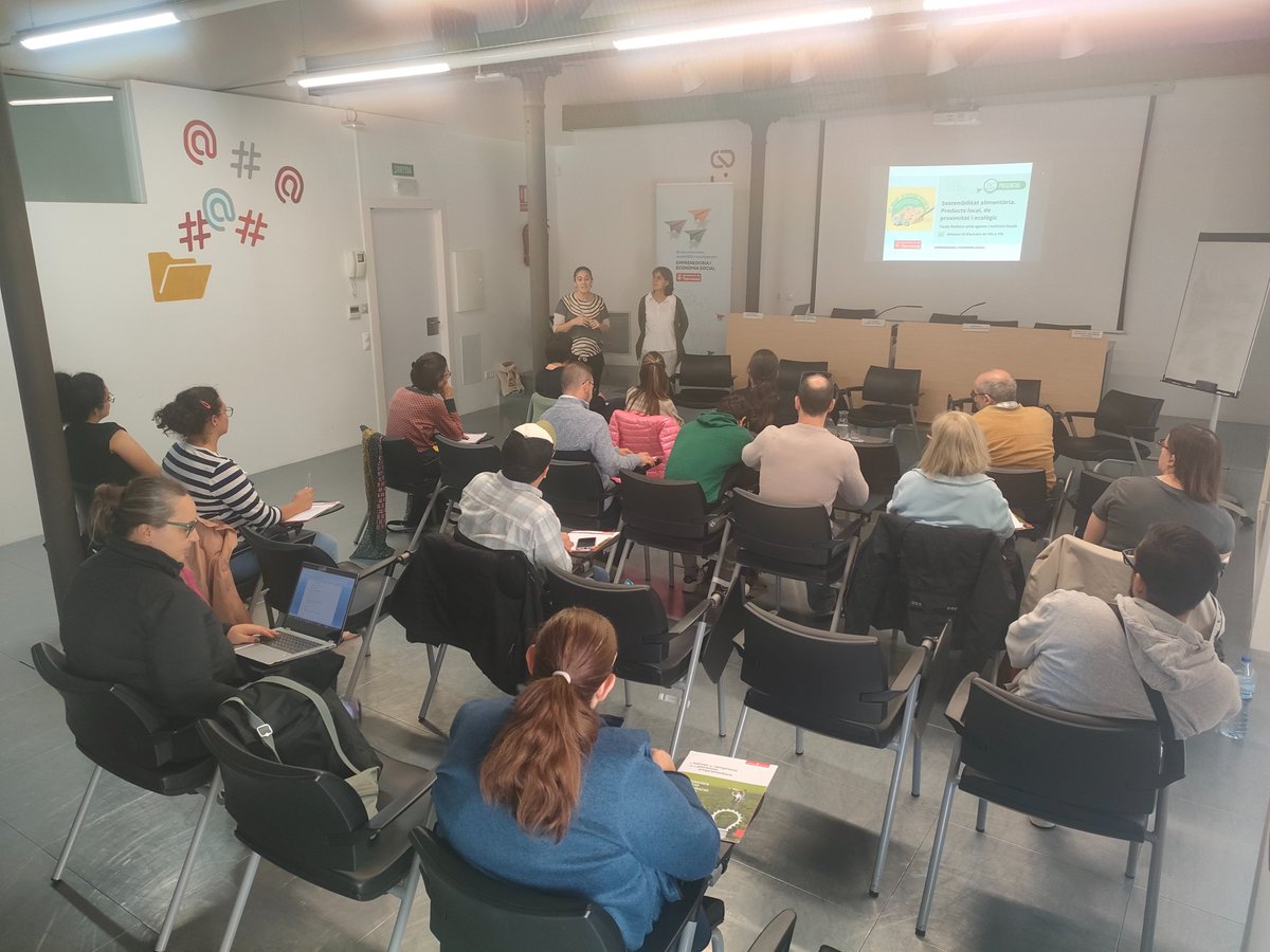 Trsempresa's tweet photo. 🍣Continuem amb el programa d'#emprenedoria en el sector alimentari «El Gust d’emprendre» amb una taula rodona sobre sostenibilitat alimentària i producte local, de proximitat i ecològic amb @gremhosterrassa, @MercatIndep, @ecobotigaTRS i Fundació Sant Galderic. #Terrassa https://t.co/SnT0qUg1uK