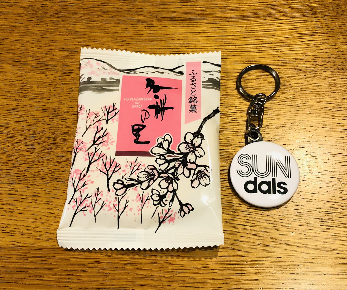 mm_gir_mm's tweet photo. 皆さん赤羽ReNYの大きなステージ合うーっ🪩✨
Happyの火付け役 #SUNdals 新曲良かった!!
#THE南無ズ 更に面白くなってるー!!😆
#銀幕一楼とTIMECAFE さすが過ぎ!!いっぱいキャーキャーした♪
大トリは #ハシグチカナデリヤ 🥳
楽しいしかっこいいし最高大好き\♡/
素晴らしい夜!楽しかったー🎶 https://t.co/8APiZl0Os0