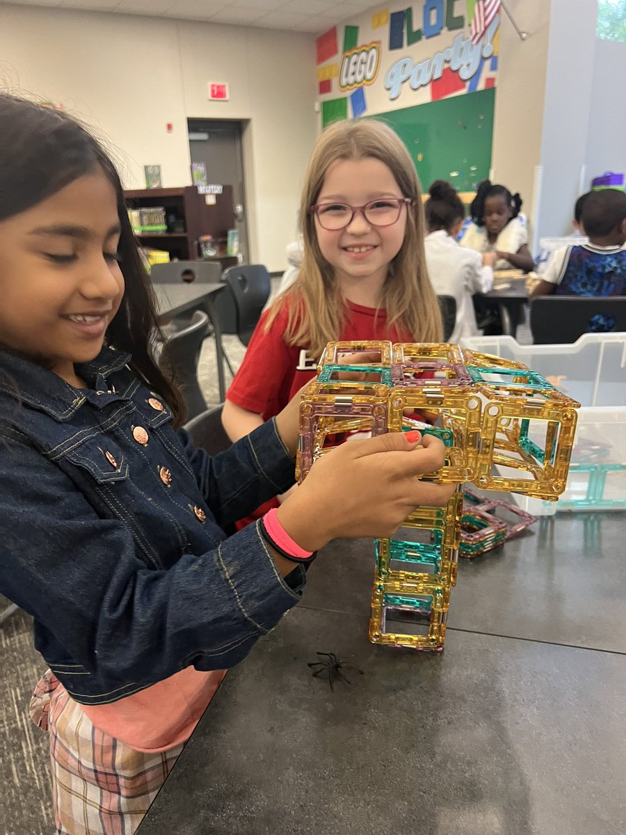 TowleReaders tweet media