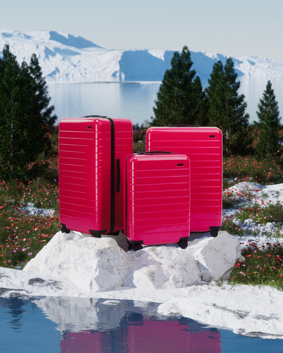 The holiday can't be all red and green. Welcome to Magenta Season. 🍇 🔮 🌺 The limited edition Magenta Collection features suitcases, bags and accessories in Magenta and matching, bold prints. bit.ly/magenta-collec…