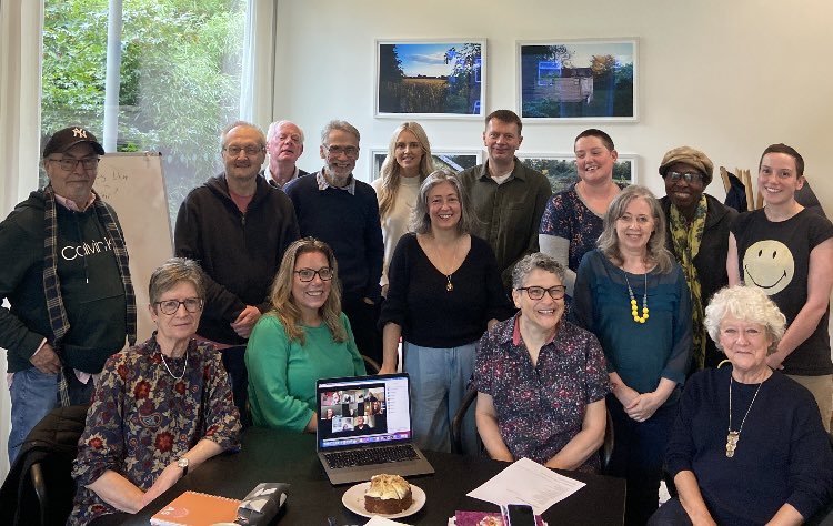 Poet @brian_bilston joined the creative writing group at Maggie’s Manchester to celebrate National Poetry Day 🧡 Brian read some poetry and also joined the group for some tea and cake 🍰 Our creative writing group takes place every Thursday, just come in to attend ✍️