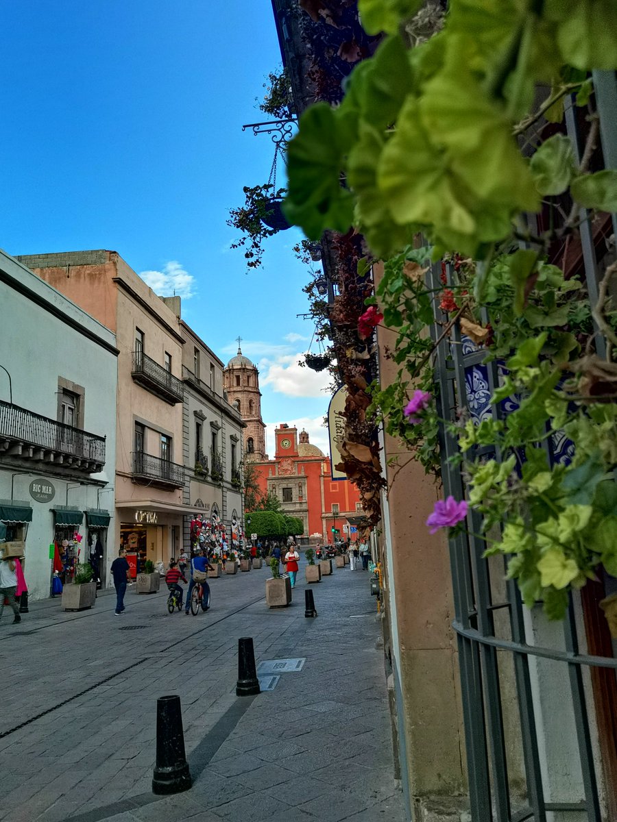 Buen martes... A darle!! 🚶🏾‍♀️ #soyqueretalove #querétaro #centrohistórico #presumiendoaqueretaro #queretanasoyseñores