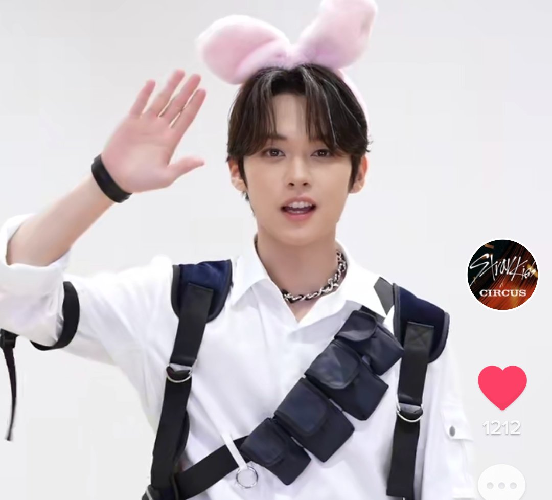JJ_10stay25's tweet photo. リノお誕生日おめでとう🎉🎂
いつもより特別な気持ちでいっぱいだよ
🎉🎂🥂𝐻𝑎𝑝𝑝𝑦 𝑏𝑖𝑟𝑡ℎ𝑑𝑎𝑦💐🧸🎁
リノの笑顔 守りたい🫶
ULTIMATE IDOL LEEKNOW DAY
#리노편_짱많아_생일축하해
#TheWorldisLeeKnowsStage
#HappyLeeKnowDa https://t.co/tSNvXbNdOf