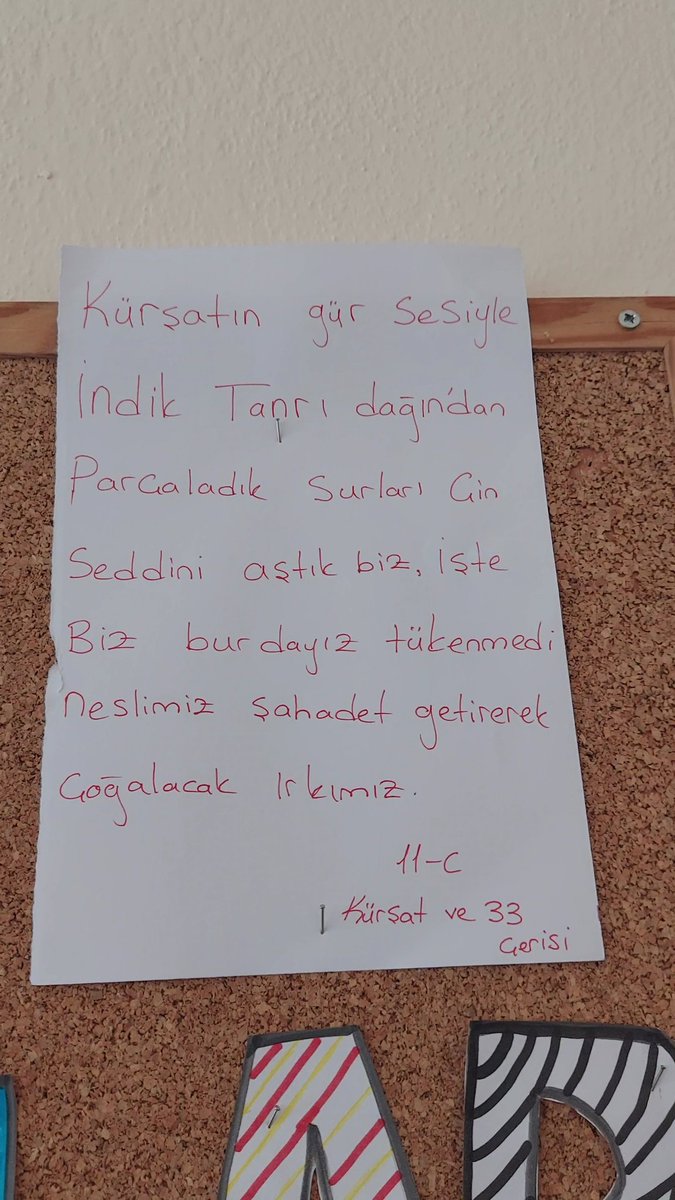 kursat_ca's tweet photo. "Panoyu boş bırakmayın. Hocalarınızın önemli gördüğü yerleri yazıp asın" dedim.. ve sonuç.. https://t.co/dV2u5IoXgh