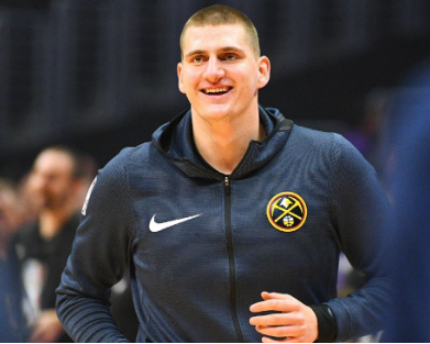 johnewing's tweet photo. Odds to win NBA MVP at @BetMGM

Jokic +450
Luka +600
Giannis +600
Tatum +700
Embiid +800
Steph +1400
KD +1800
SGA +1800
Booker +2000
All other player +3000 or longer odds

Highest Ticket%: Jokic 20.2%
Highest Handle%: Jokic 34.3% https://t.co/FNFGozJLcF