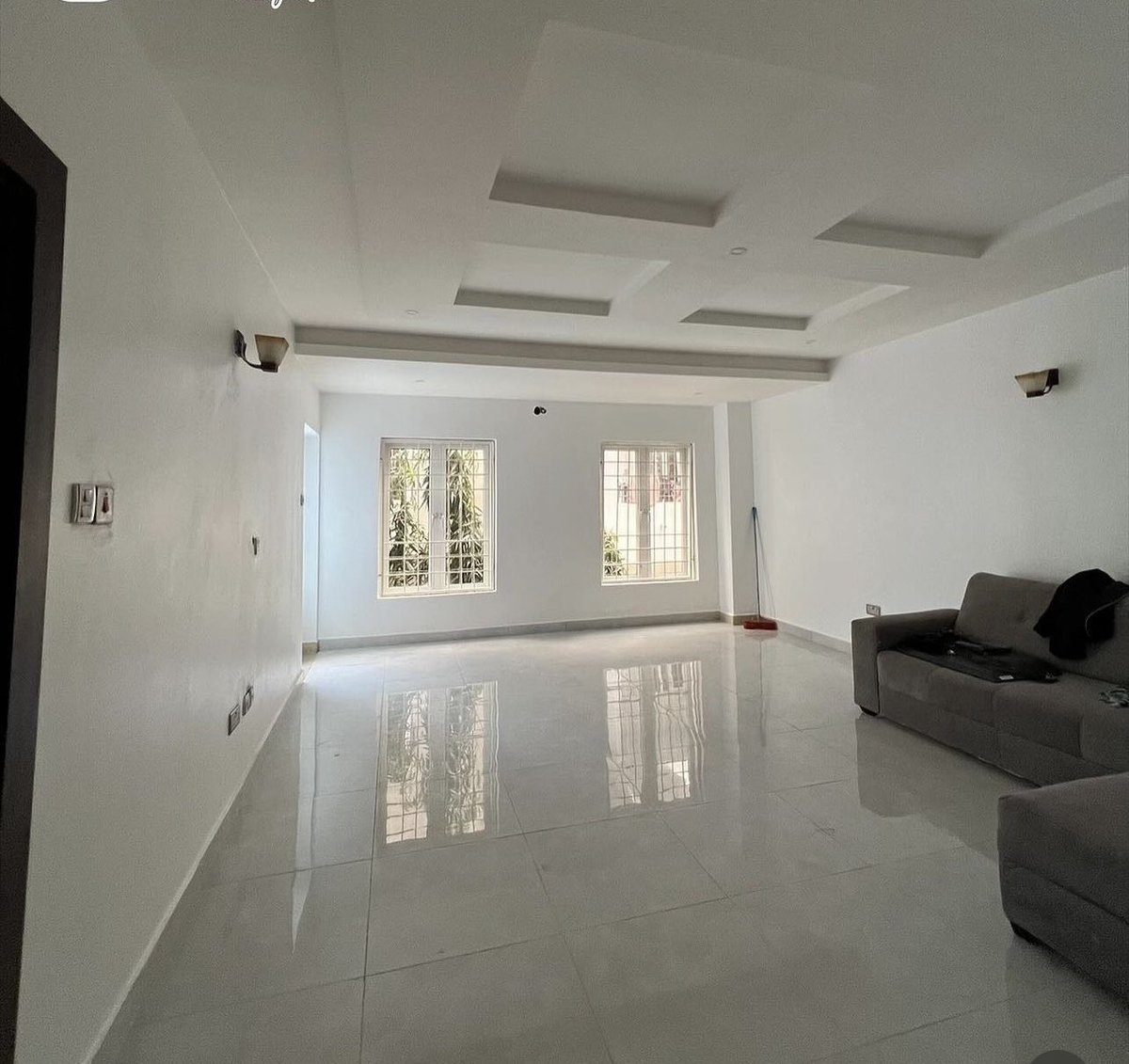 buildglobal_ng's tweet photo. For Sale | Guzape Listing‼️

4 Beds | Guzape | ₦140,000,000

This is a solidly built 4 Bedroom Terrace Duplex with 2 Living Spaces and a BQ . It seats in a Family Friendly Community with good infrastructure.

Price Guide: ₦140,000,000

📍Location: Guzape, Abuja.
📞08131803474 https://t.co/0VmA3Dz5mV