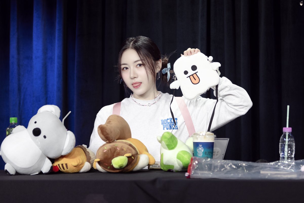 acorn0429's tweet photo. 231015 지스페이스 다현 HQ

#로켓펀치 #RocketPunch #다현 #Dahyun #ダヒョン https://t.co/4xf4NFAagM
