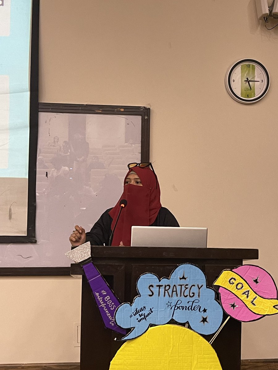 uolypdc's tweet image. Representatives from the delegations, hold press briefings to elucidate their strategies for addressing and responding to crime within their respective areas! 

#FromIdeaToImpact
#YPDCxSISS
#YPDCWorkshop
#Ulahore