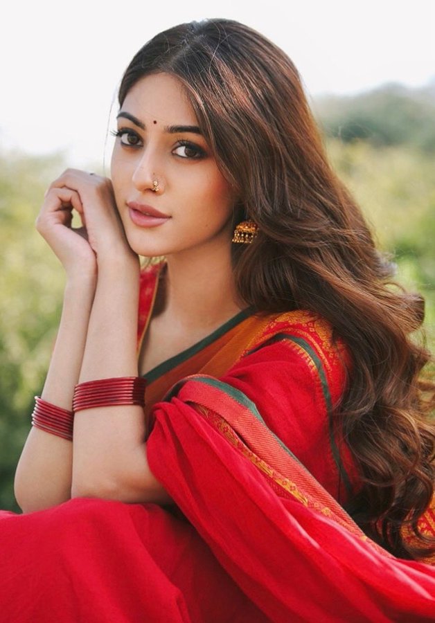 F9NtFy4a0AAv7yd?format=jpg&name=900x900