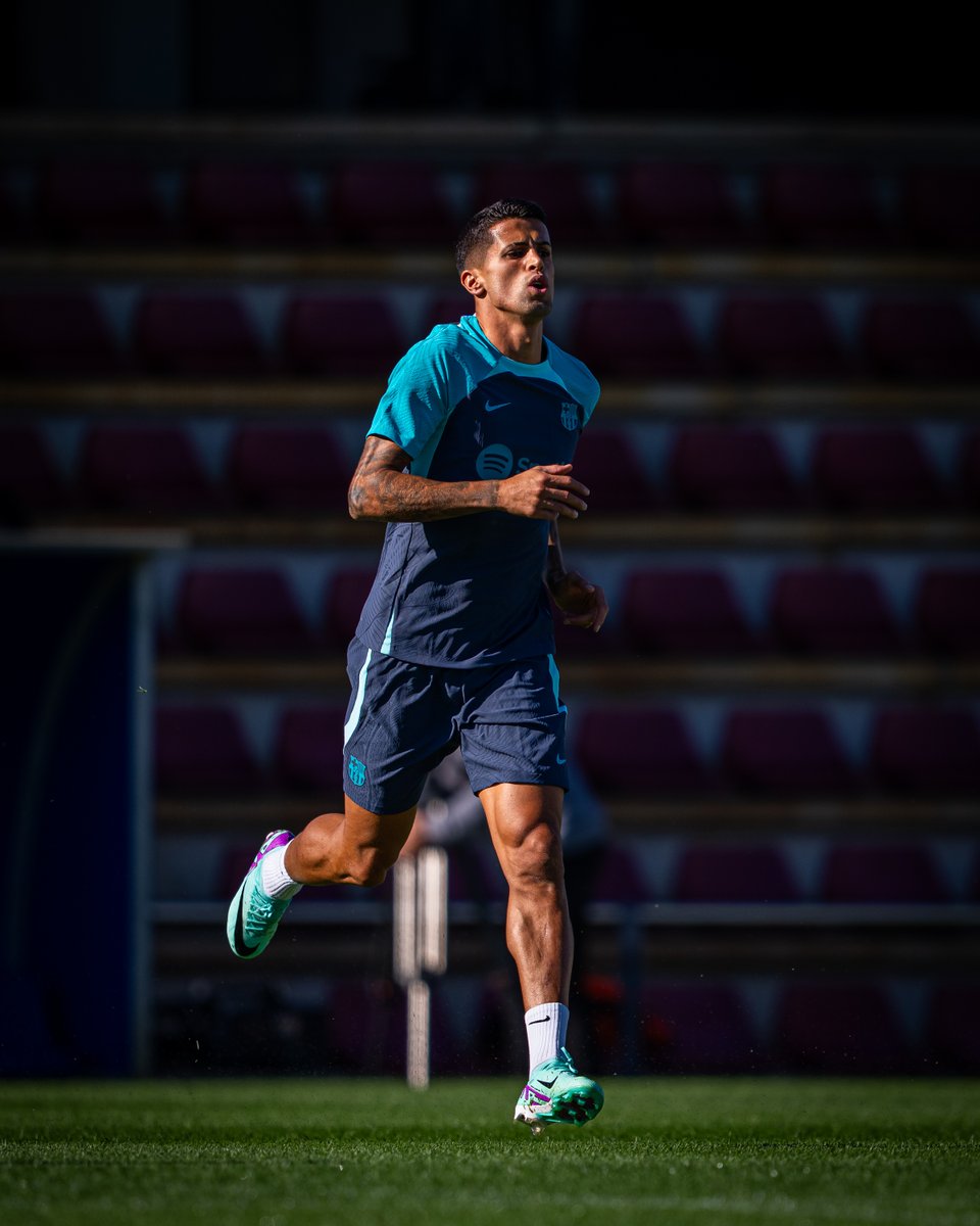 FCBarcelona_es's tweet photo. João está preparado, ¿Y tú? https://t.co/UyCGV4b9XO