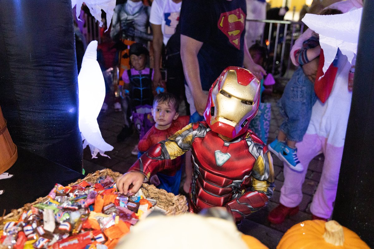 CityPortStLucie's tweet photo. Fall Fun Fest is almost here! 🎃

Parks & Recreation and the Port St. Lucie Downtown Lions Club are partnering to host three days of fall fun jam-packed with live music 🎶 a midway carnival 🎡 food trucks 🍔 vendors, youth performances and more!

The event is Friday, Oct. 27 Saturday, Oct. 28 and Sunday, Oct. 29 at the MIDFLORIDA Event Center, 9221 SE Event Center Place.

Don’t forget to bring your sweet tooth and an empty bag from 6-8 p.m. Saturday, Oct. 28 for the Street of Treats Trick-or-Treating event! 🍬 Wear your costume!

Admission is free!

More details: https://t.co/1KMJOOUsor
