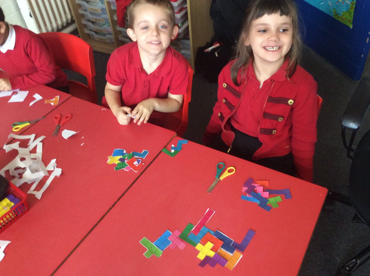 EddonMrs's tweet image. A new one for Mrs Eddon! Exploring pentomino patterns in Maths this morning with the amazing Fishergate team! Can you guess the animals they made? #makemathsfun