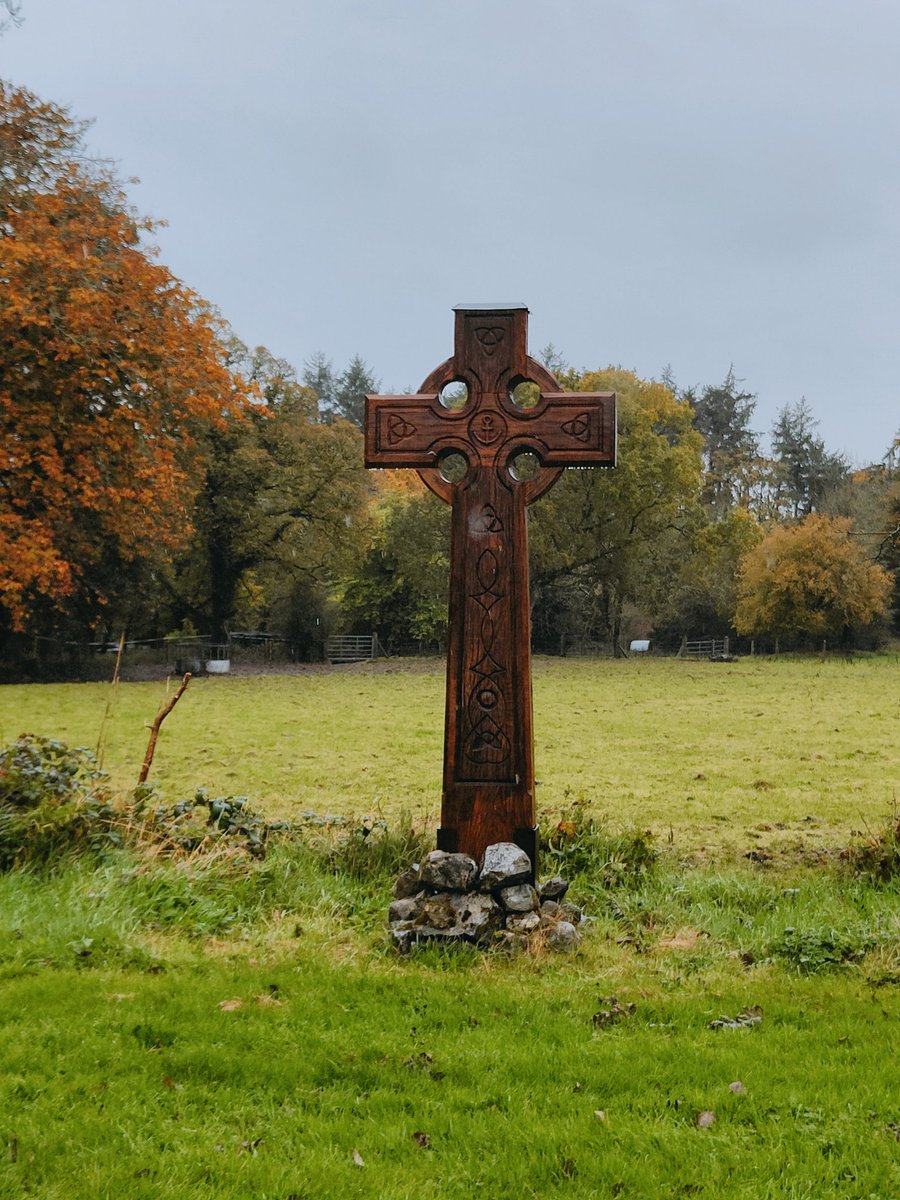 nthntour18's tweet photo. Here are four of the five SOSCalvaires Crosses visited across Ireland these last ten days.
Missing is the Cross at Croagh Patrick, kept within the chapel at the summit.
#croix #pilgrimage #soscalvaires #fivecrosses https://t.co/8lNBRSOZ0t