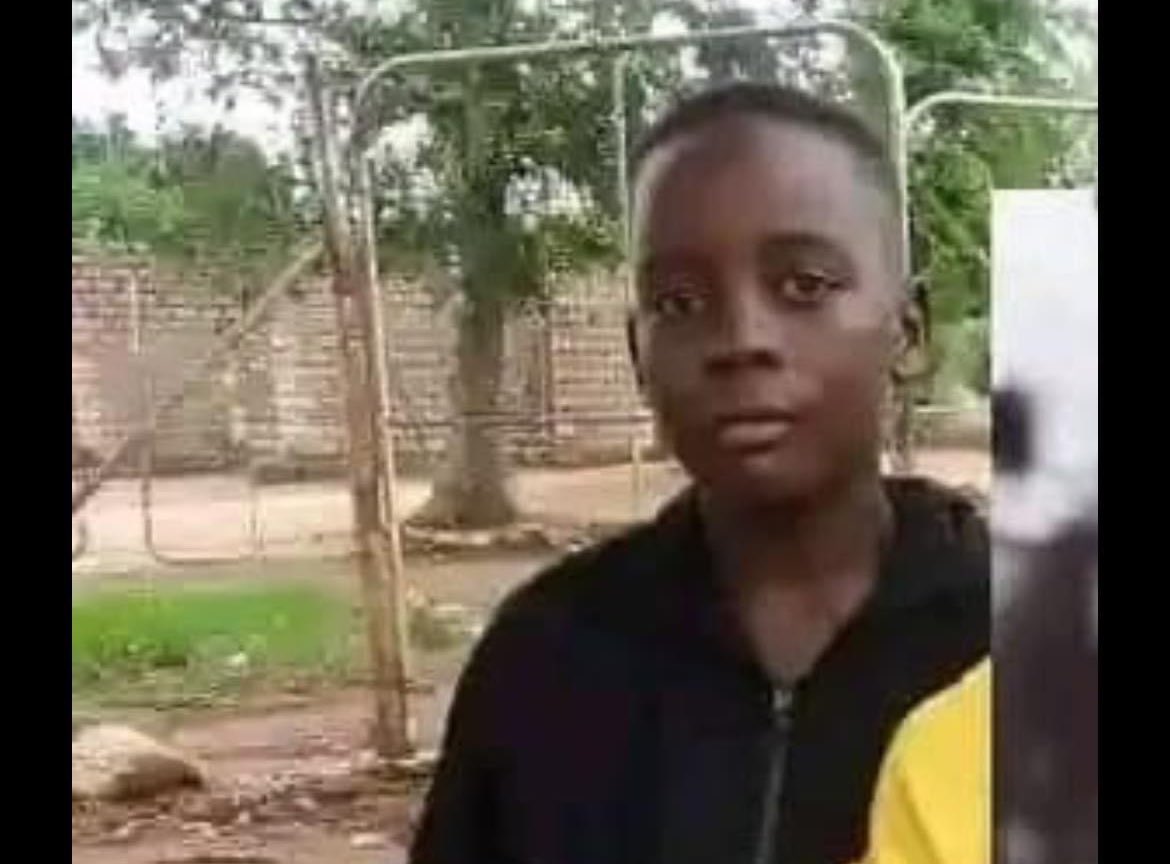 AdvoBarryRoux's tweet photo. The Malatji family is requesting public assistance to locate a missing young girl, Dineo Malatji residing in Makhushane village, Phalaborwa. She was last seen on Saturday (21 October)

Anyone with information of her whereabouts please contact 079 111 2140

Repost For Awareness https://t.co/iZrTzvTKUb