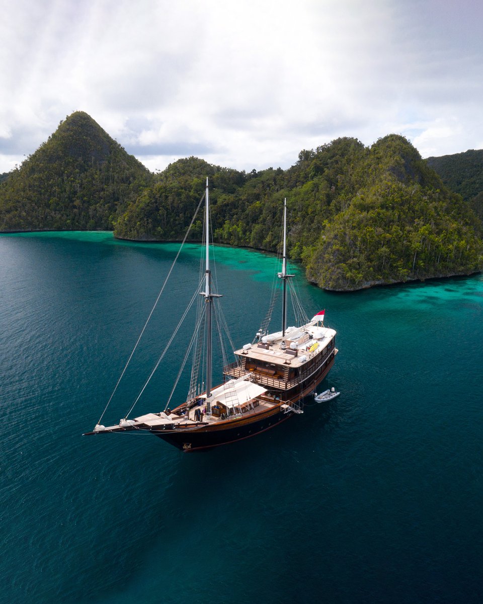 ExploreCookson's tweet image. With the festive season fast approaching, we’re looking to the best private islands and snow-capped lodges to spend quality time with family and friends.

Get in touch to find your perfect festive escape with us.

#festiveseason #luxurytravel #christmas #festiveescape #NYE