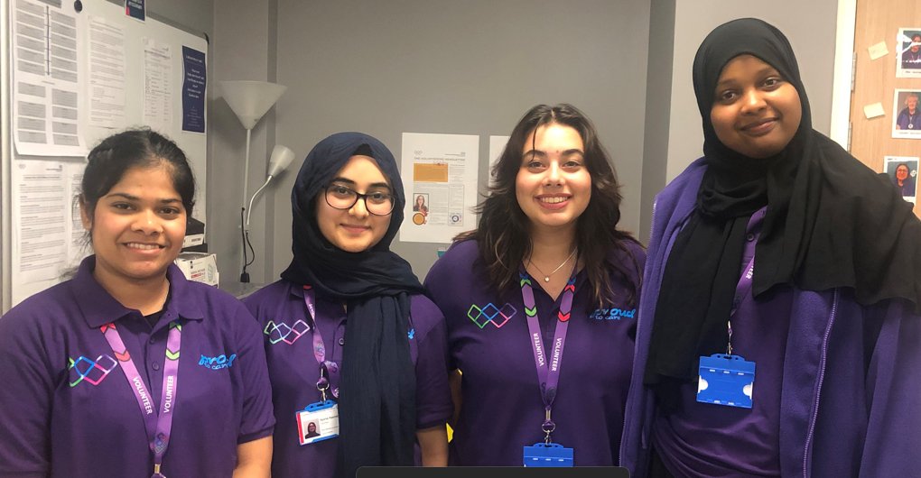 We would like to welcome our new Volunteer Responders. Did you know their role is to assist staff & patients around the hospital with tasks, patient flow, outpatients and pharmacy. #proud #volunteers #Students