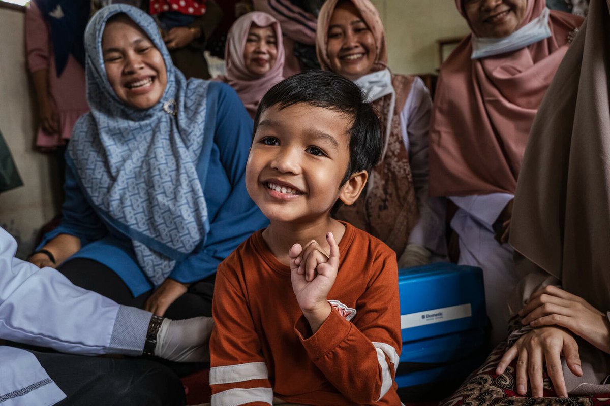 Just a few decades ago, polio was paralyzing 1,000 children every day. Today that number has fallen by 99.9% thanks to U.S. investments & and the tireless work of frontline health workers, communities, and global partners. #VaccinesWork #WorldPolioDay #EndPolio