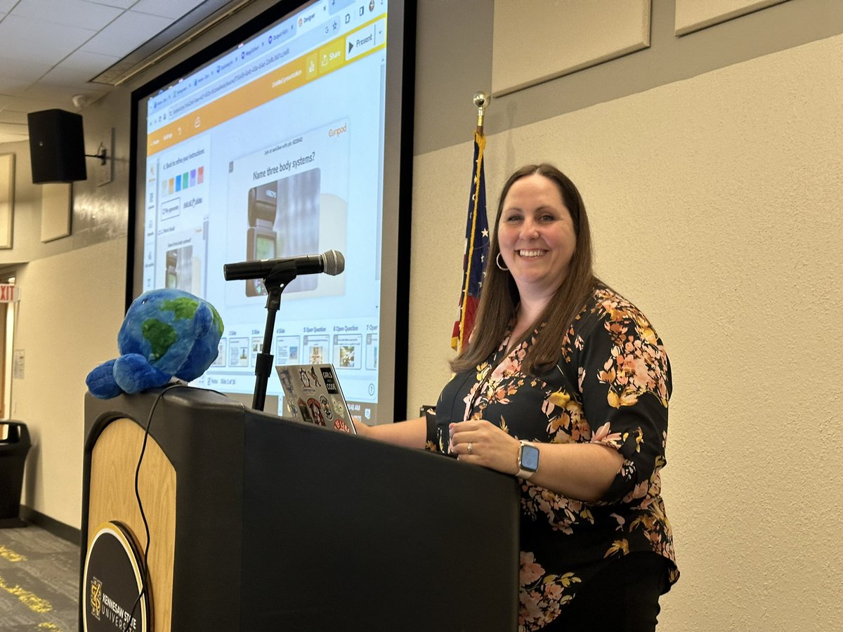 STEMcobb's tweet image. Exploring AI tools to empower teachers and support productivity. @JaimeDonally made our brains hurt. ❤️ all the creative opportunities to use AI for GOOD. #STEMCobb @ALDCobb1 #DoingDrivesLearning