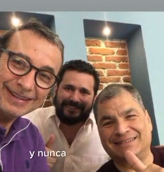 lahistoriaec's tweet photo. Ups, me descubrieron. El correísta Alejandro Peñaherrera, quien fue parte activa de la campaña de Luisa González, está enrolado y cobra sueldo -$2588- en la Prefectura del Guayas. Cuando fue descubierto por @Polificcion eliminó su cuenta @AP_Kost, desde la que denostaba opositores.