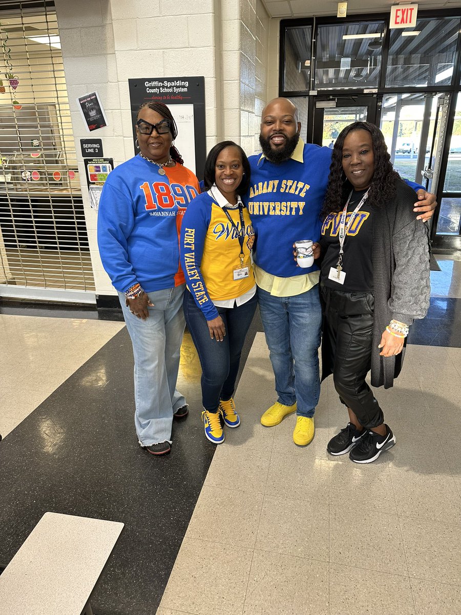 Sharing some HBCU love for our AVID showcase for Curriculum Night @cowanroad1 Preparing our students to become college & career ready! Letting them know ALBANY STATE is the best! 😂💙💛 @AVID4College @GriffinSpalding @howsergonnabe3 @TiffCampbell98 #Savannah #FortValley #Albany