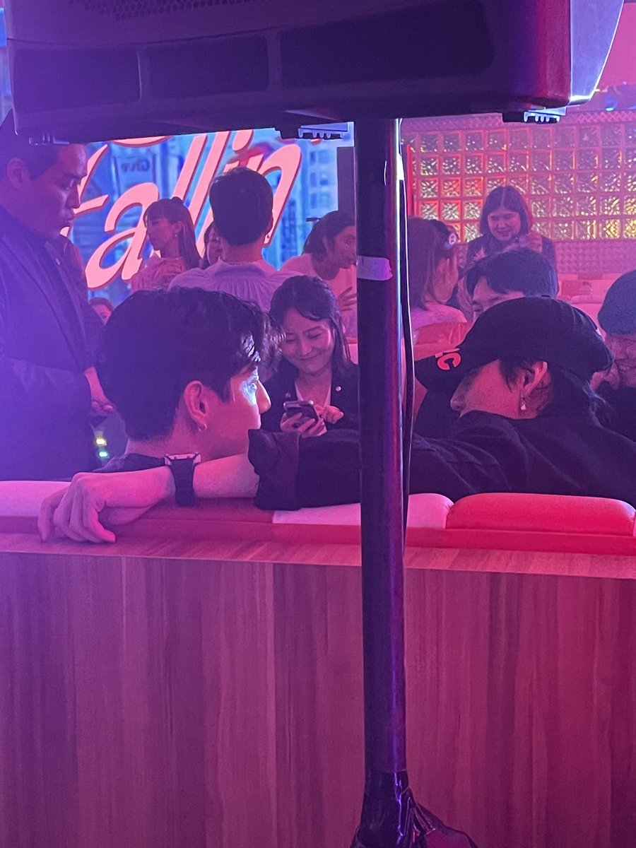 Mxl_mt's tweet photo. อะไร😭😭😭😭😭😭 https://t.co/93wfFCB35A