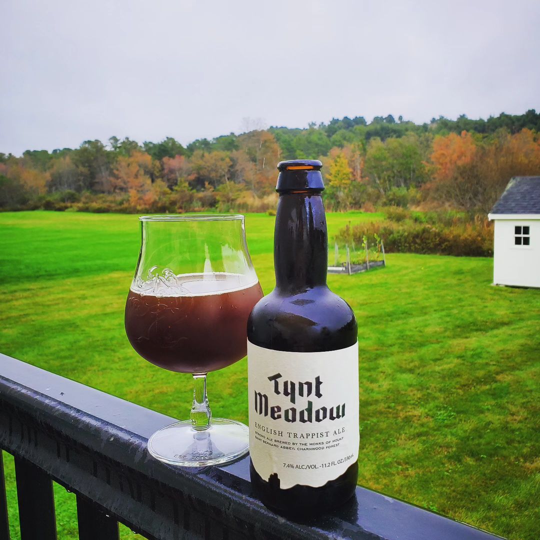 Tynt Meadow was recently featured on the Today Show and is the only English Trappist. Tastes of dark chocolate, pepper, and fig are ideal for fall sipping on a gloomy day.
📷 @beerswiththebaron
#TyntMeadow #TrappistTuesday #Trappist #TrappistBeer #BeerMadeByMonks
