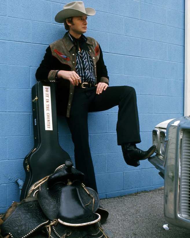 RaoulBiteenboi2's tweet photo. Johnny Hallyday à Nashville en 1975 pour l'enregistrement de son album "la terre promise". #TeamHallyday #JohnnyDansNotreCoeurAJamais #JohnnyHistory #Johnny2023❤❤🎙🎙❤❤🎸🎸❤❤🎶🎶❤❤🎼🎼❤❤🎬🎬❤❤ https://t.co/EM42ruPQ11