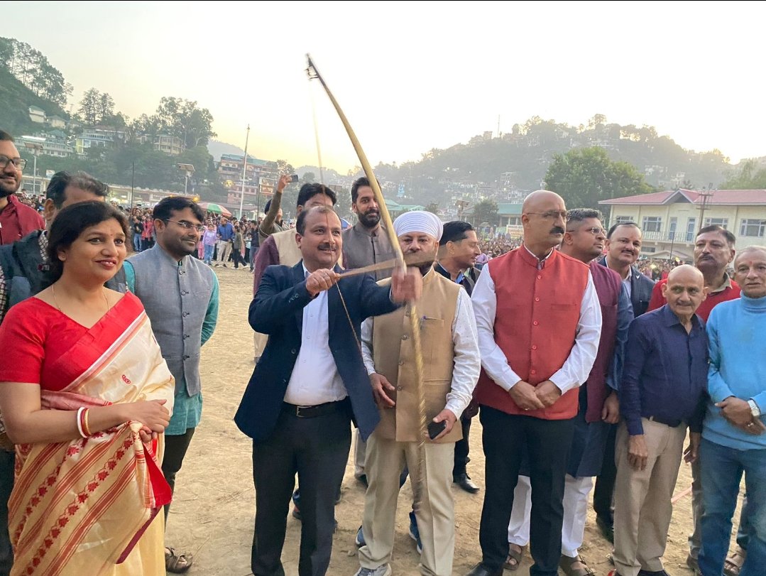 HSRANA08295142's tweet photo. Dushehra celebrated in Paddal Ground Mandi https://t.co/7NuJ6UjG6S