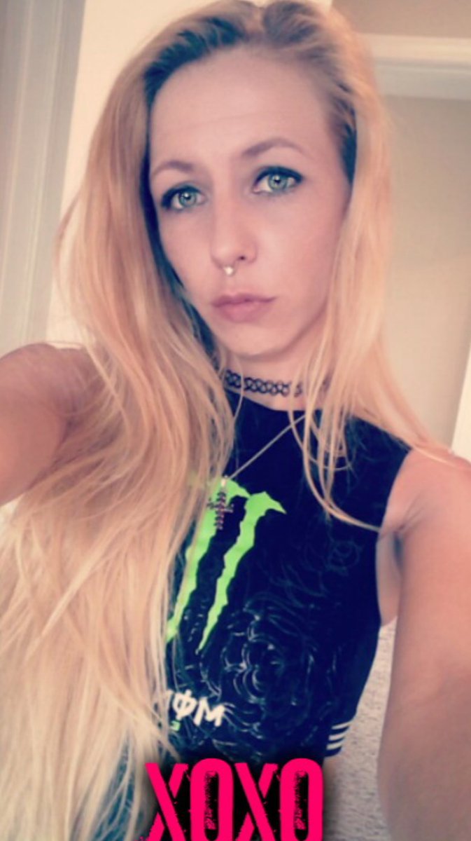 Findest du leder geil an mir dann Retweet babe ❤