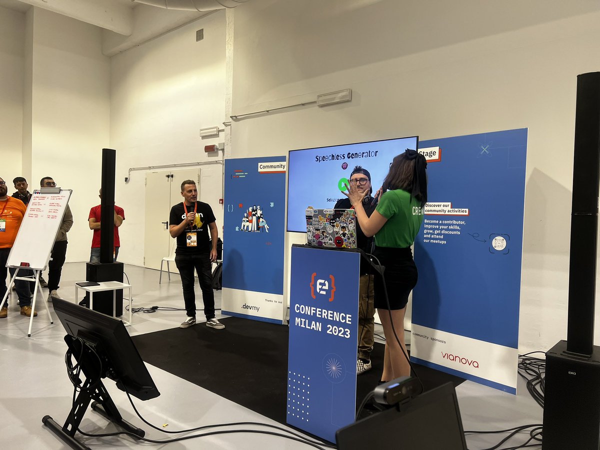 mosquitoman81's tweet image. Si parte con lo speechless! @CodemotionIT #codemotionit #codemotionMilano23 #community