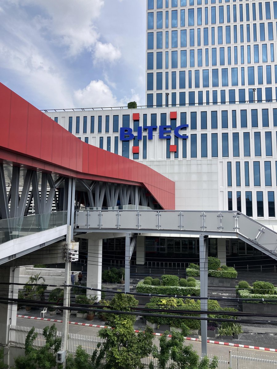 Pets Canada tweet media