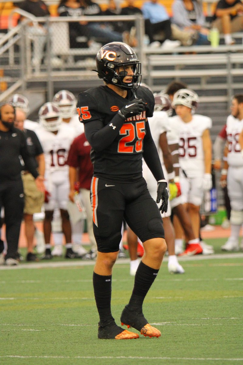 UPDATED MID-SZN HIGHLIGHTS 
(6 games)
Ventura College
Free Safety 6’4 220
True Freshman Qualifier❗️
38 tackles (22 solo)
NCAA ID: 2108300950

hudl.com/v/2LypnB