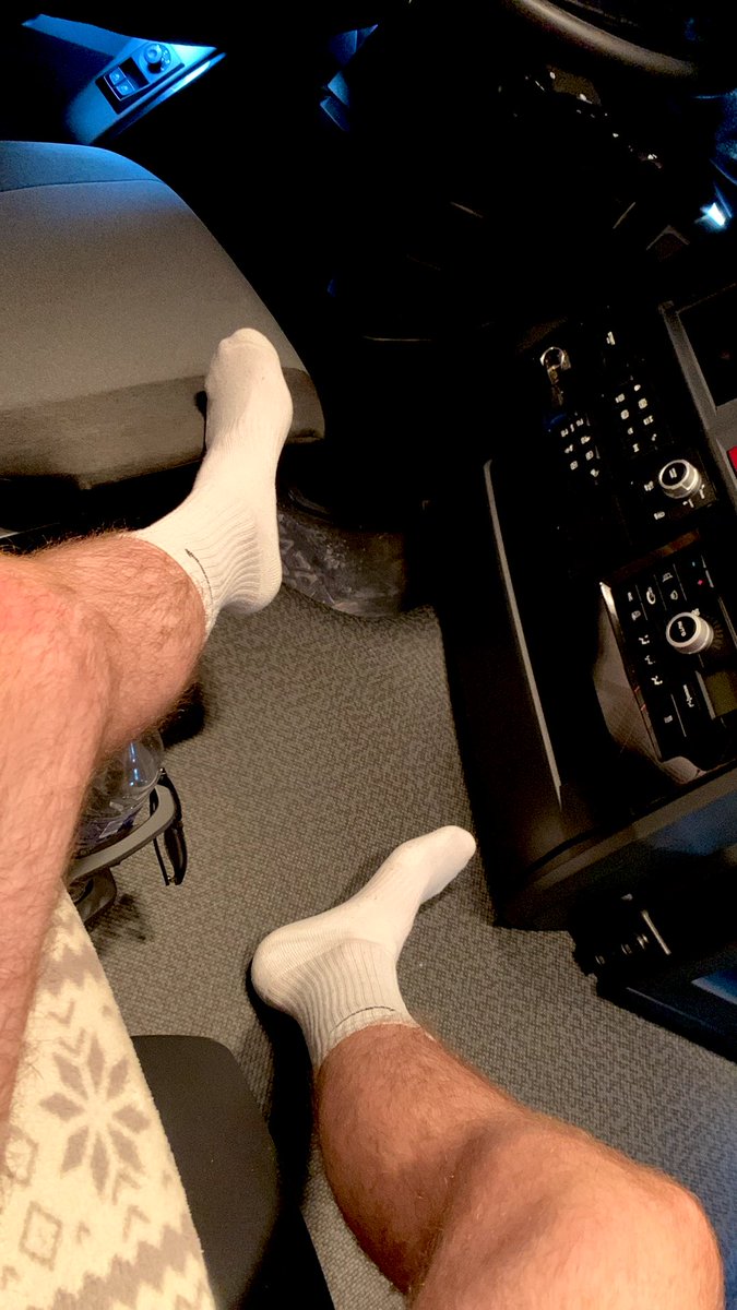 KiffrSub's tweet photo. Ça fait un moment que j’ai pas posté les gars, désolé ! 🫠
Cette photo était pour un pote gay à qui ça a bien plus 😈
RT si tu veux venir à mes pieds dans ma cabine, j’avais chaud ! 🥵👅 https://t.co/m4zqbHfZmD