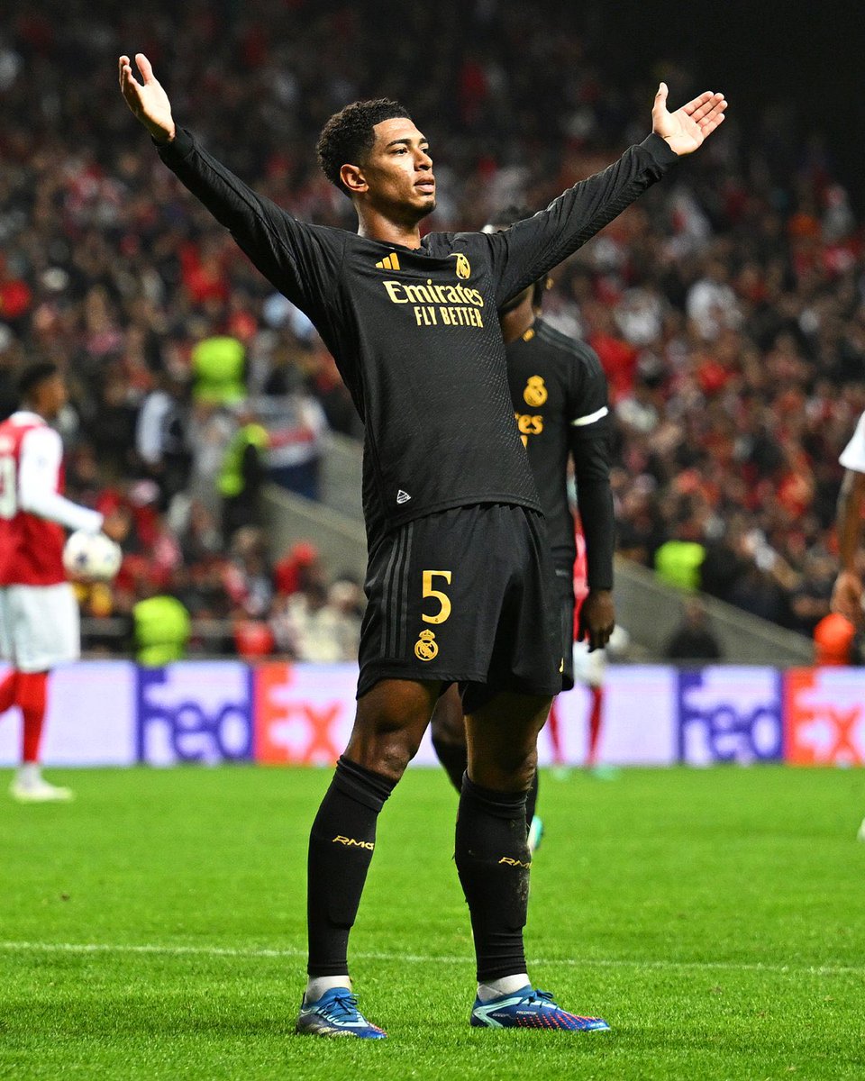 Classic Football Shirts tweet media